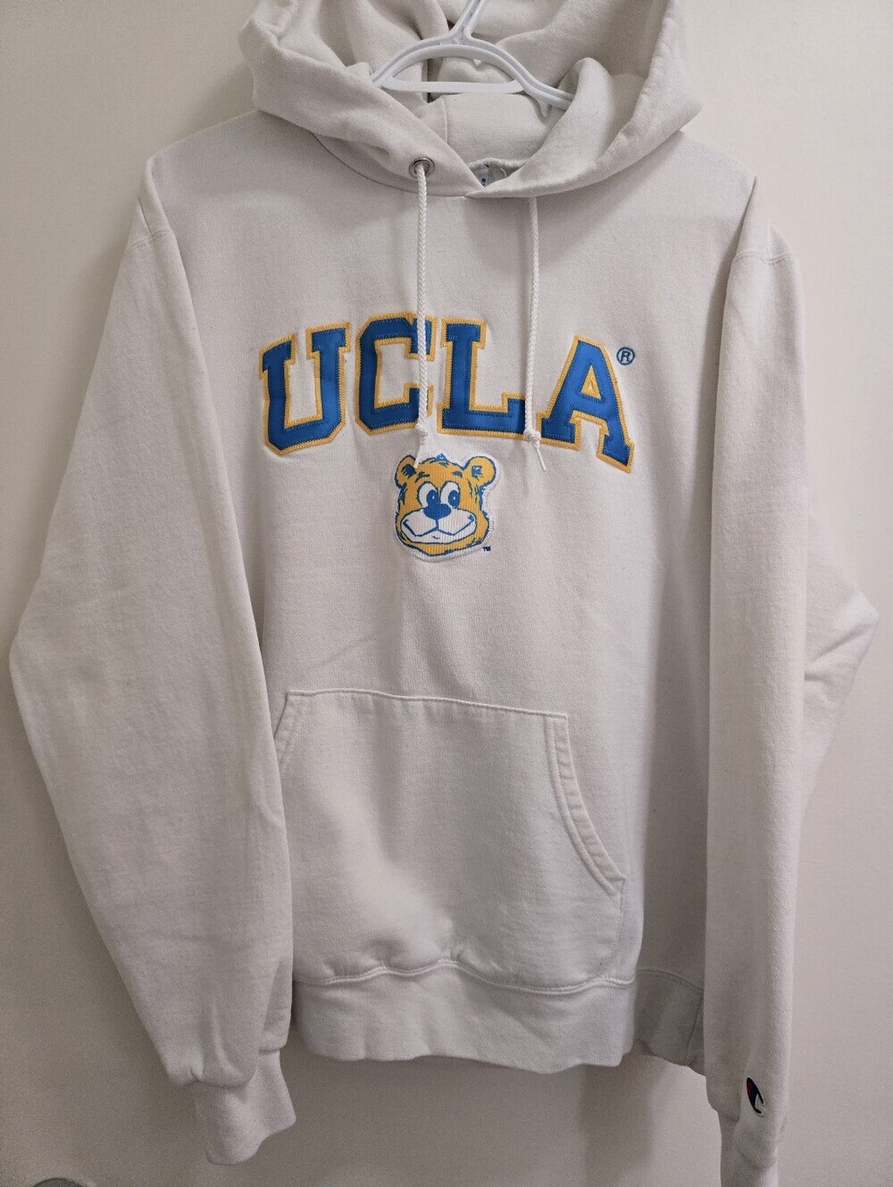 UCLA GOLDEN BEARS Hoodie (MEDIUM) - Picture 2 of 4